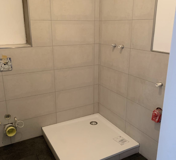 Duschwanne Fliesenarbeiten Bremen — Hoinka Bau